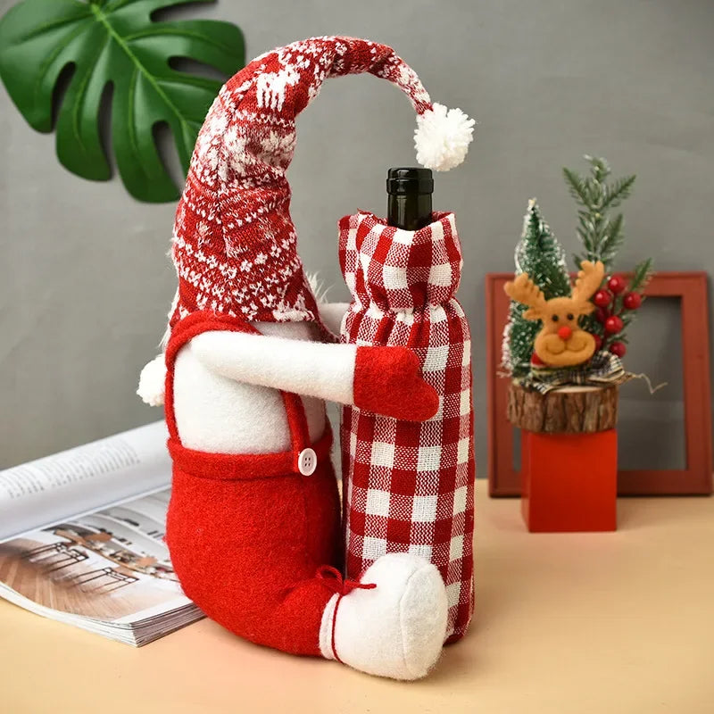 Funda para botella de vino con gnomo navideño - Decoración a cuadros y regalo