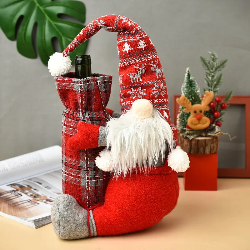 Funda para botella de vino con gnomo navideño - Decoración a cuadros y regalo
